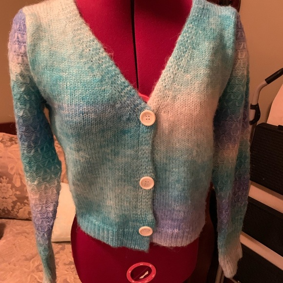 NWOT Shein Multi Colored Ombré Cropped button front sweater - Picture 5 of 12